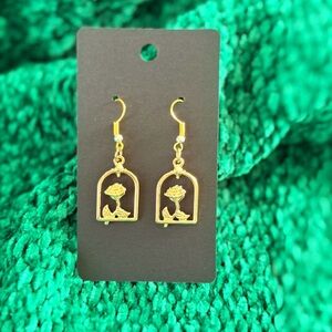 Chic Gold Floral Dangle Earrings